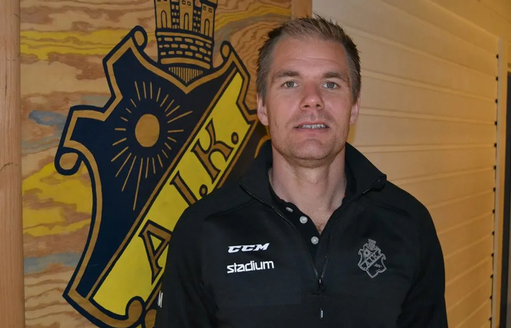 AIK-tränaren: ”Just nu har vi varken pengar eller något namn som vi jobbar på”
