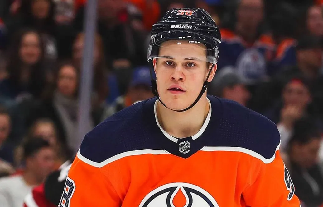 Efter degraderingen – nu kallas finske talangen upp till NHL igen
