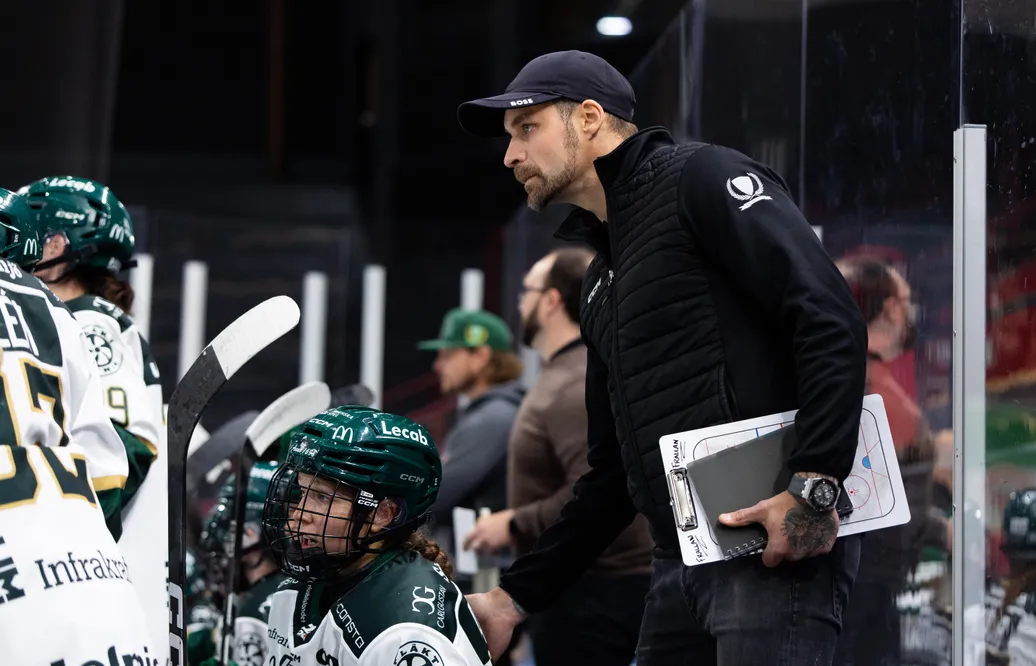 Johan Fransson och Färjestad tog viktiga SDHL-poäng i Skellefteå-
Foto: Michael Erichsen / BILDBYRÅN