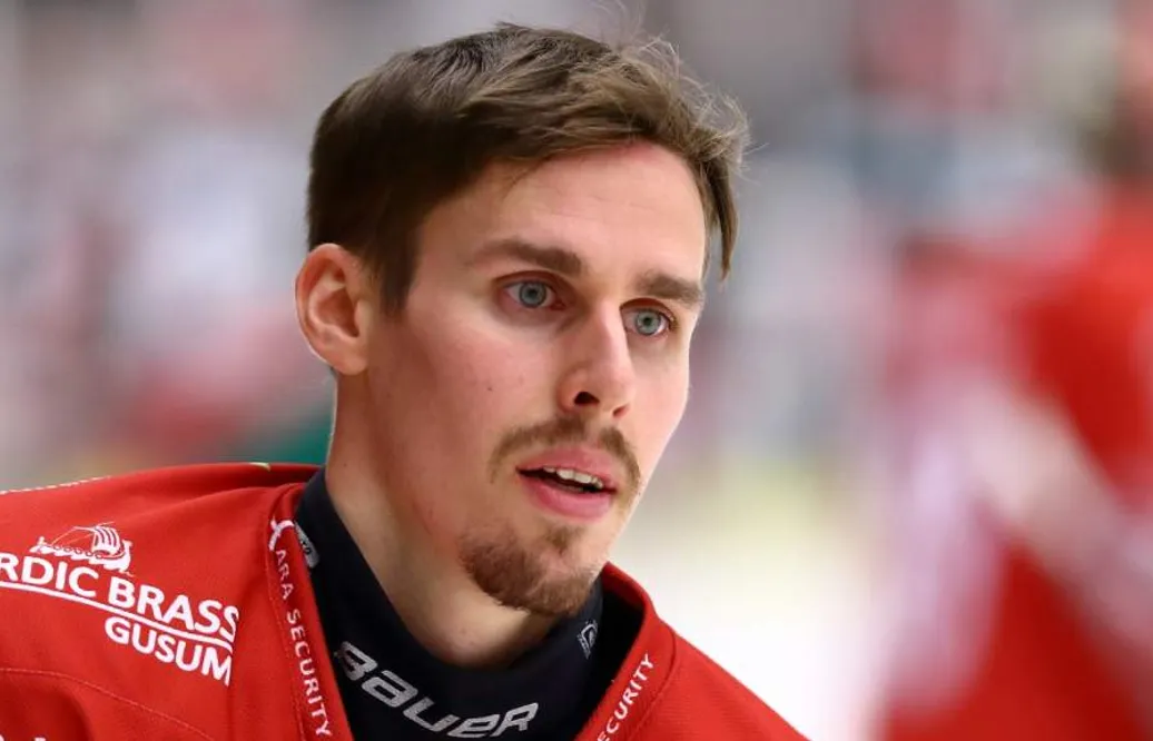 Forwarden Jens Holmström är nu klar för spel i HC Vita Hästen
