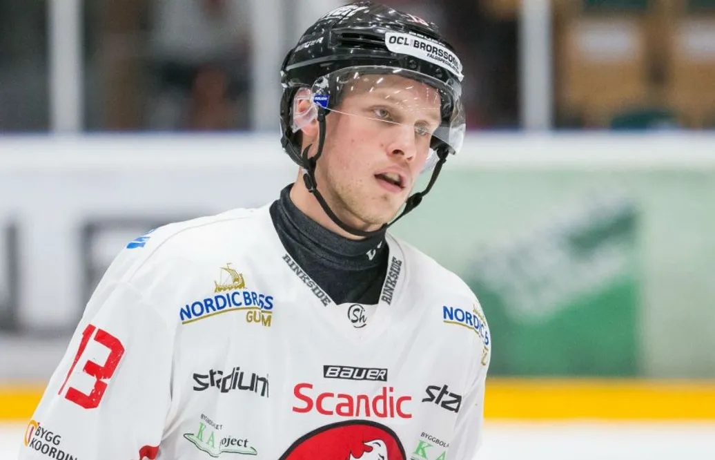 Stängs av efter sista matchen – får inte spela förrän i oktober