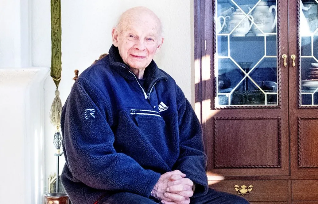Den kanadensiske legendaren har gått ur tiden – Old School Hockey Des Moroney