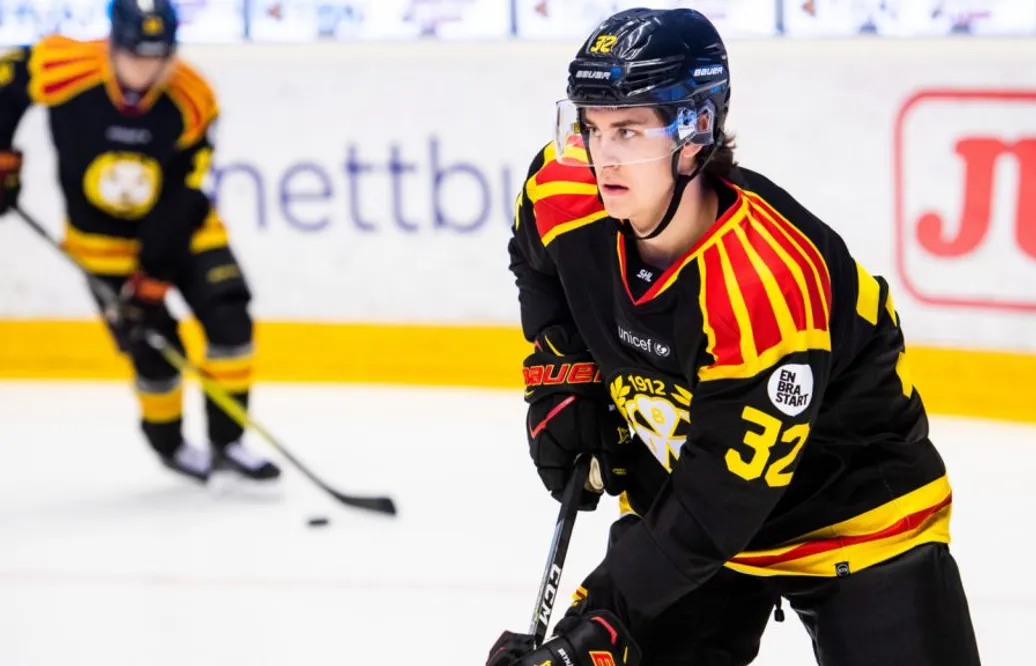 SHL-bekantingen kan lämna sin engelska klubb