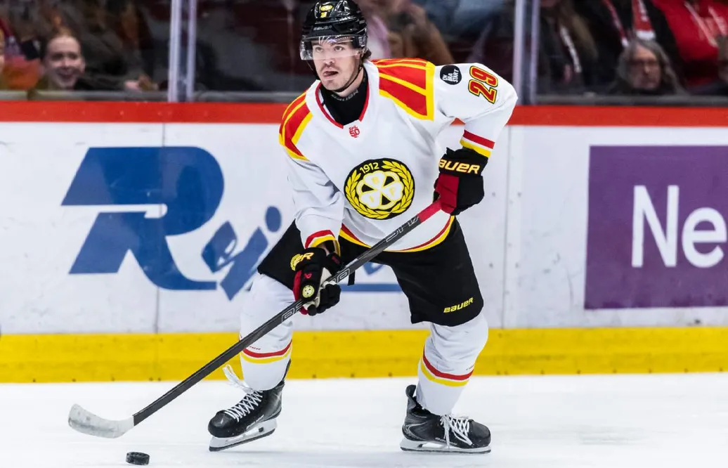 Smällen för Brynäs – landslagsback skadad i CHL-förlusten
