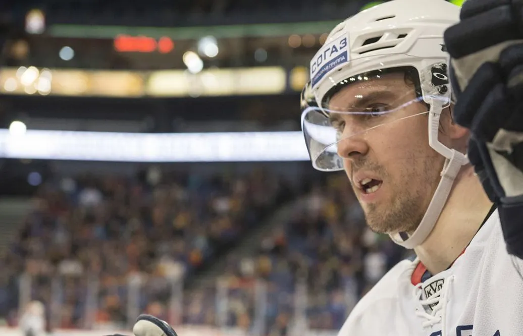 Värvningbomben: Efter tio år i KHL – vänder hem till SHL