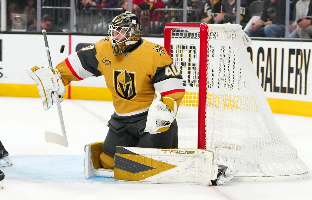 Akira Schmid trejdas från Vegas Golden Knights till Florida Panthers. Foto: Stephen R. Sylvanie-Imagn Images
