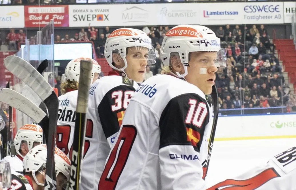 Hockeyettan-backarna stannar i SHL-klubben: ”De har betalat”