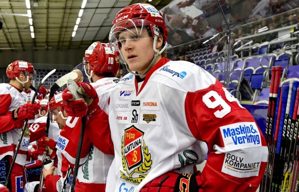 Han är nästa spelare att placeras i SHL-nykomlingen