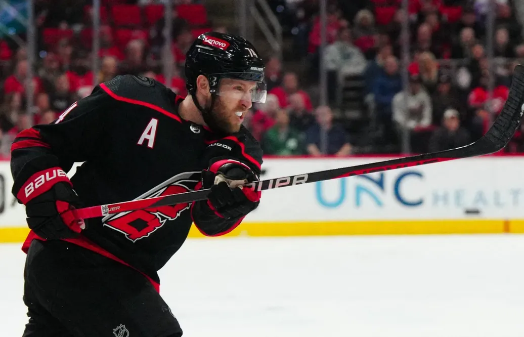 Jaccob Slavin vinner Lady Byng Trophy 2024