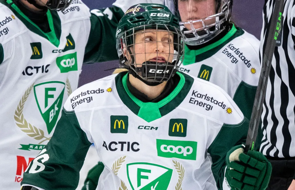 Line Bialik avslutar ishockeykarriären