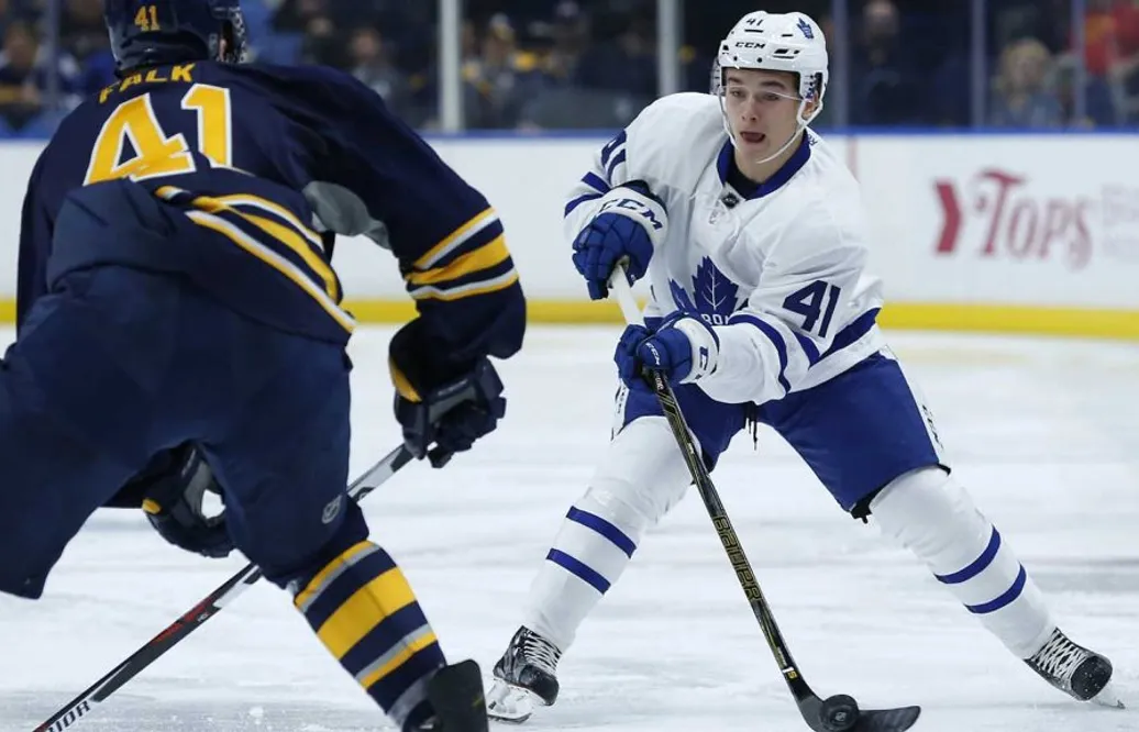 Svenskarna fortsatt heta när Toronto fick en smaskig start