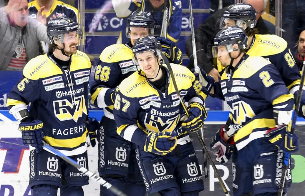 Bänkad och utanför truppen – tillbaka som målskytt: ”Går aldrig ner under en skamnivå”