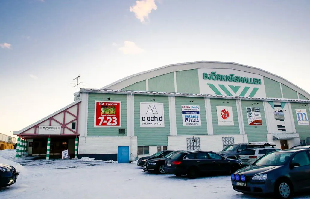 Spelarfruar hotades under match i Boden: "Såklart skärrade"