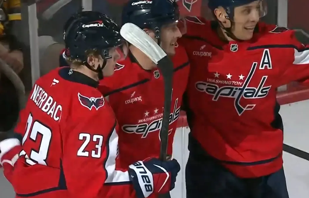 Theodor Niederbach skrev in sig i poängprotokollet i sin Capitals-debut.