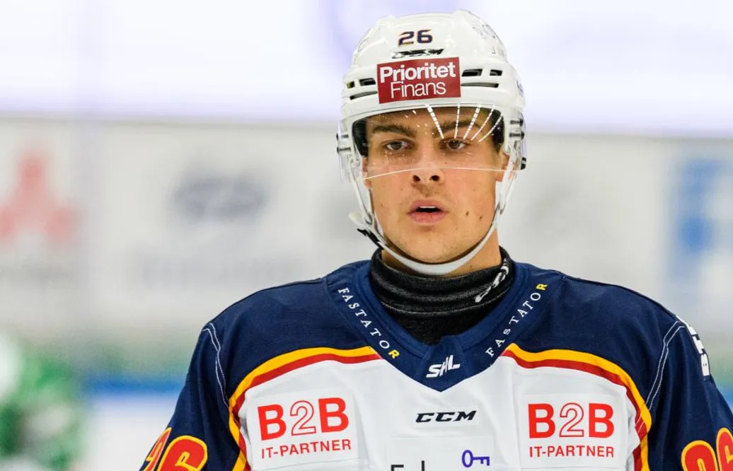 Alex Brännstam blixtinkallas av Djurgården