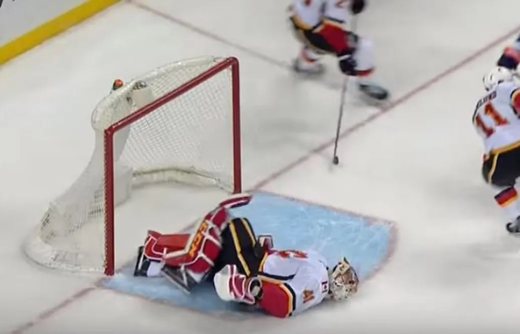 VIDEO: Bilderna som Calgary inte ville se – stjärnan skadad