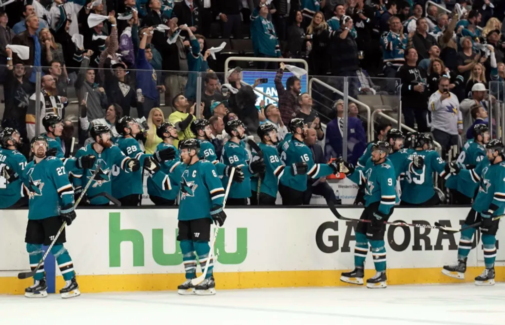 SAN JOSE: Tillskottet av Karlsson omvandlar Sharks från utmanare till favoriter