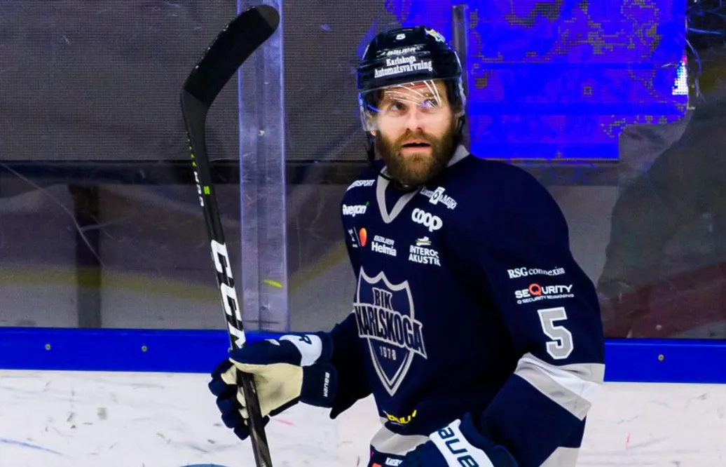Backveteranen stannar i allsvenska topplaget