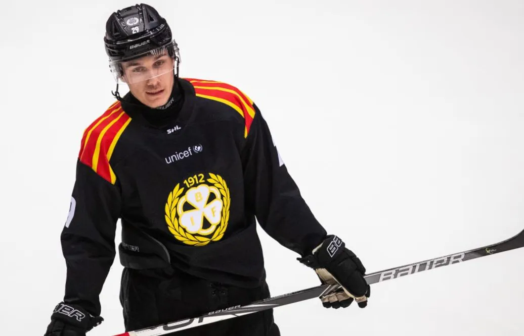 Brynäs förlänger med unge centern