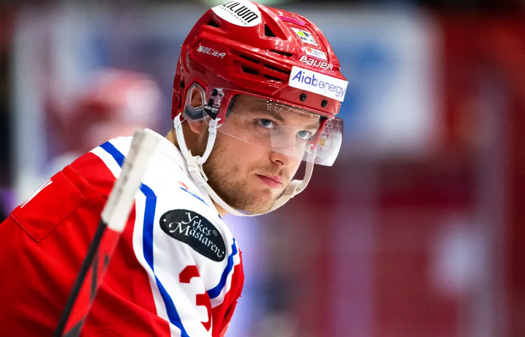 KLART: Oliver Bohm stannar i Västerås