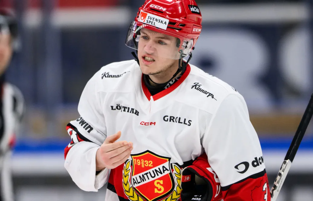Léon Lerebäck stängs av i tre matcher