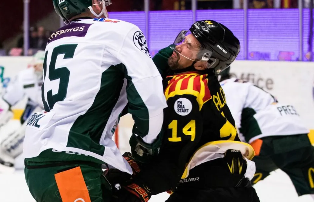 Får jättestraff efter tacklingen
