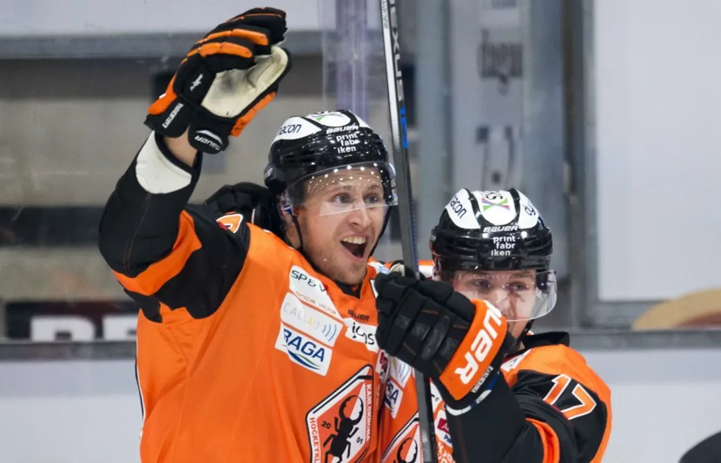 Efter succésäsongen med KHK – nu får latebloomern KHL-kontrakt