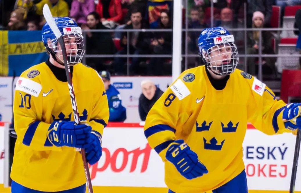 Juniorkronornas jättekross – mot seniorer