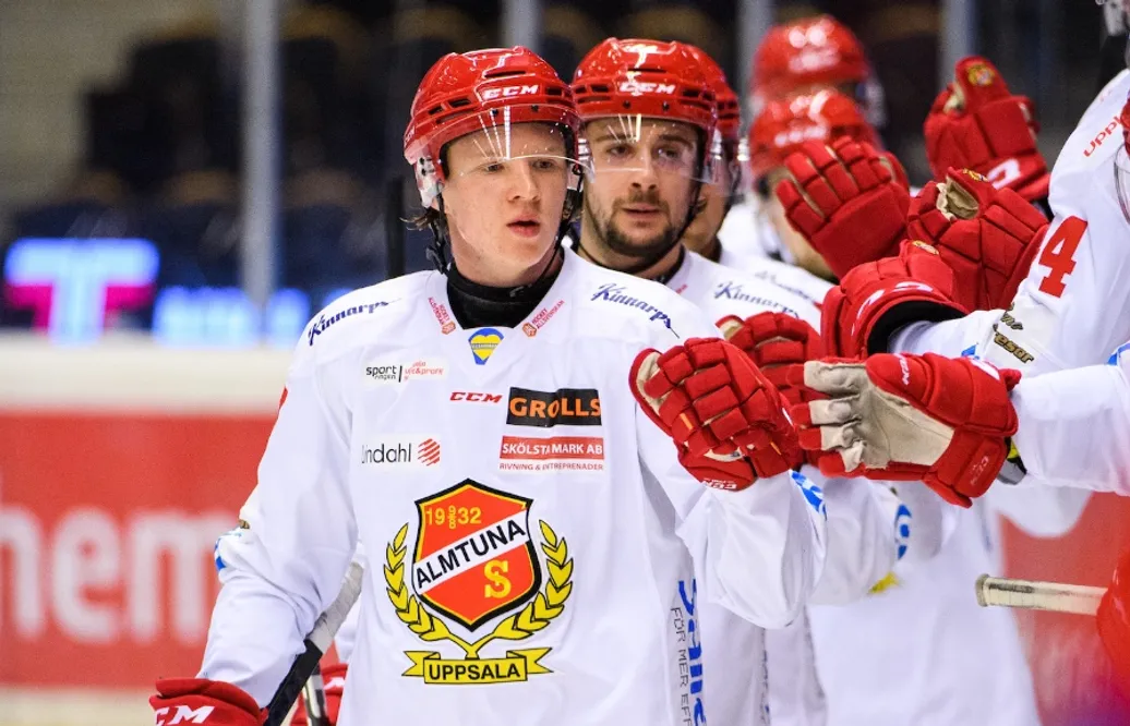Jesper Norbäck stannar i Almtuna IS