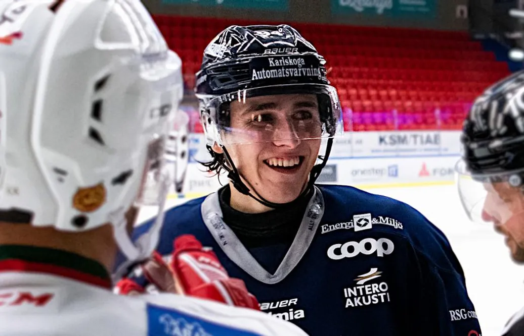 Efter poängsuccén – nu jagas han av SHL-klubbar