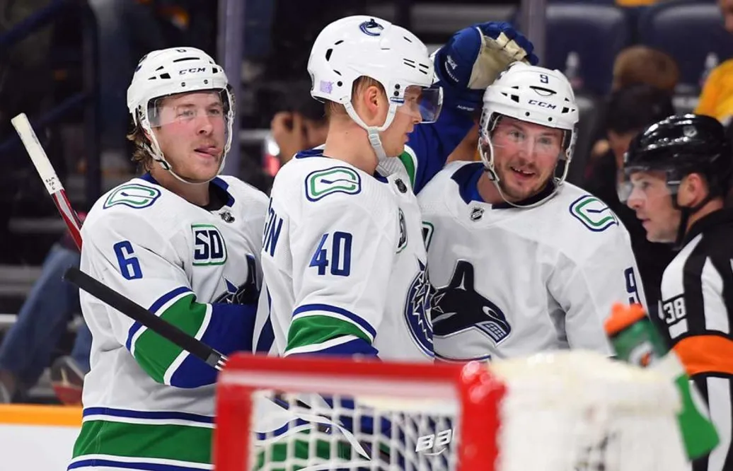 Elias Petterssons bomb i Vancouvers seger