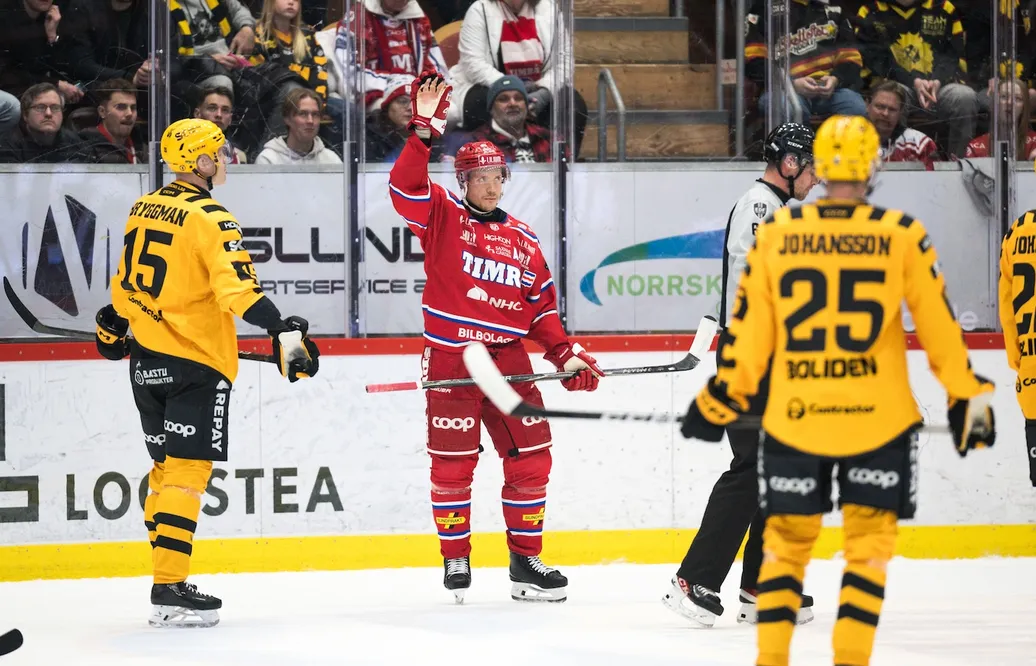 Förlängde med Timrå – mitt i förlustmatchen