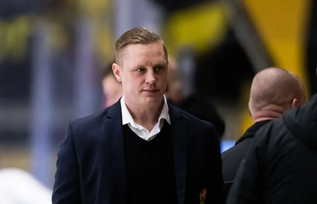 Tränaren bryter kontraktet: "Vill göra något annat i livet"