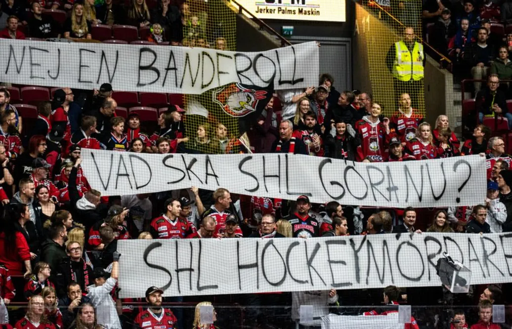 Fler protester mot SHL på arenorna: ”Vill döda svensk hockey med stängd liga”