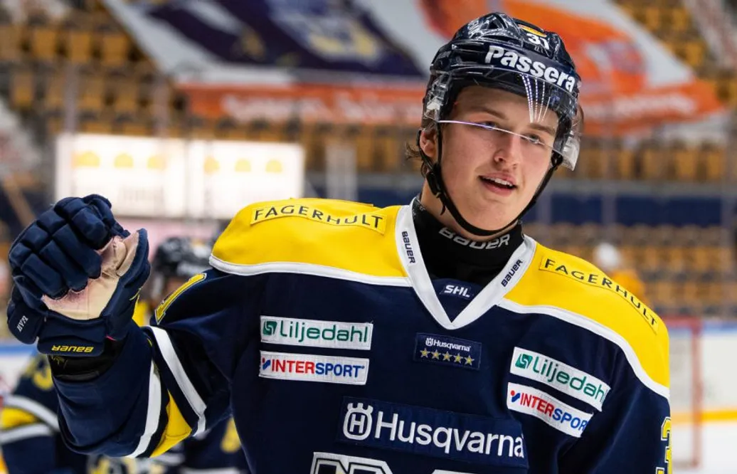 "Det var nära att jag satsade på fotbollen framför hockeyn"