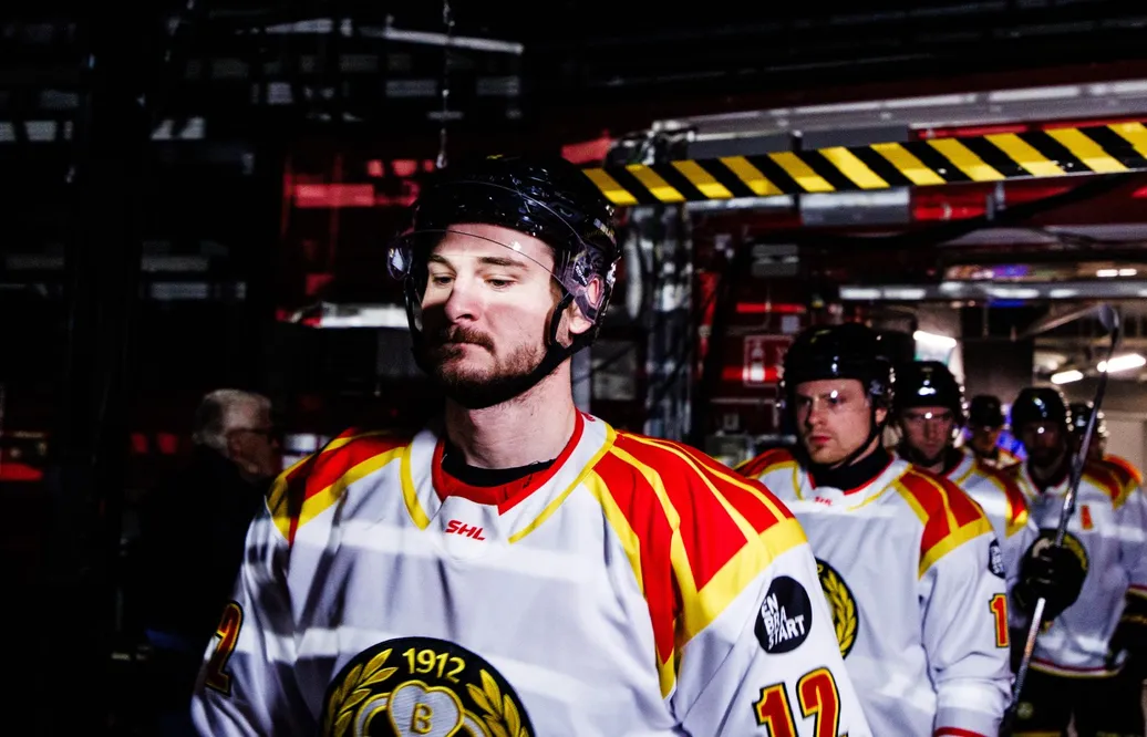 Julien Gauthier sattes på bänken i Globen.
Foto: Bildbyrån