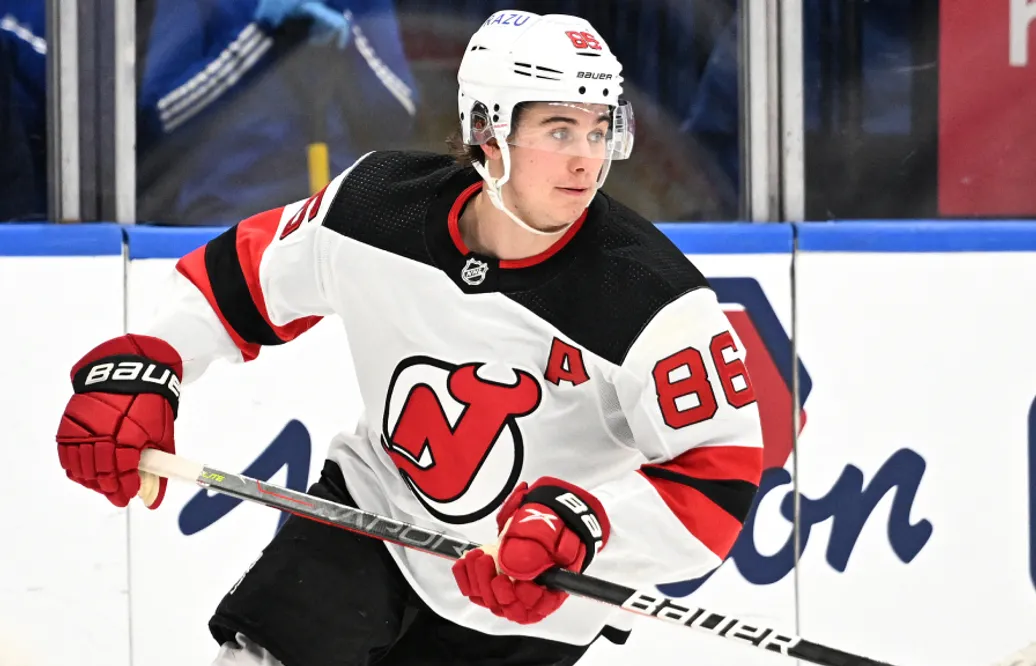 Jack Hughes har testat positivt för COVID-19