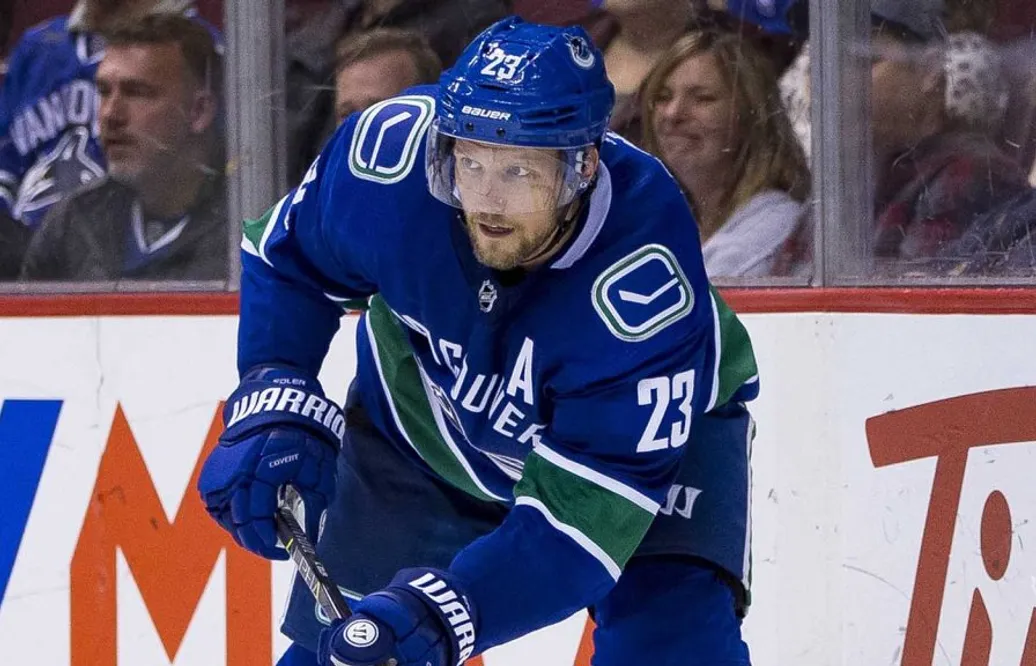Här sätter Alexander Edler klubbrekord
