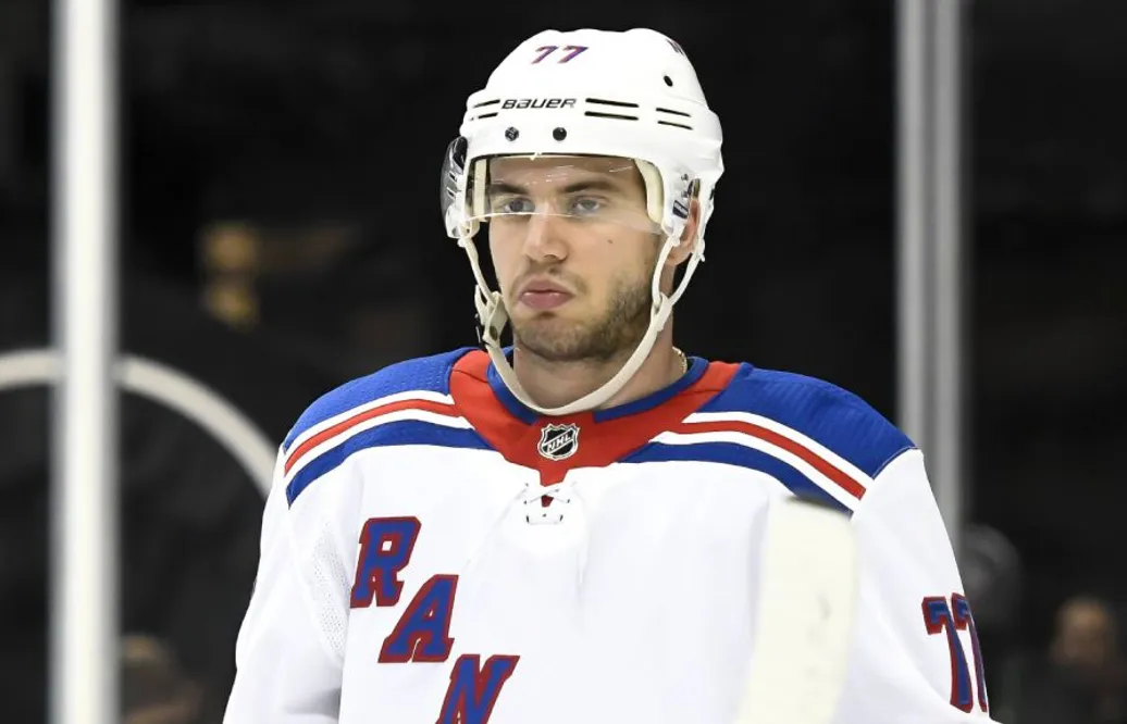 De visar intresse för Tony DeAngelo