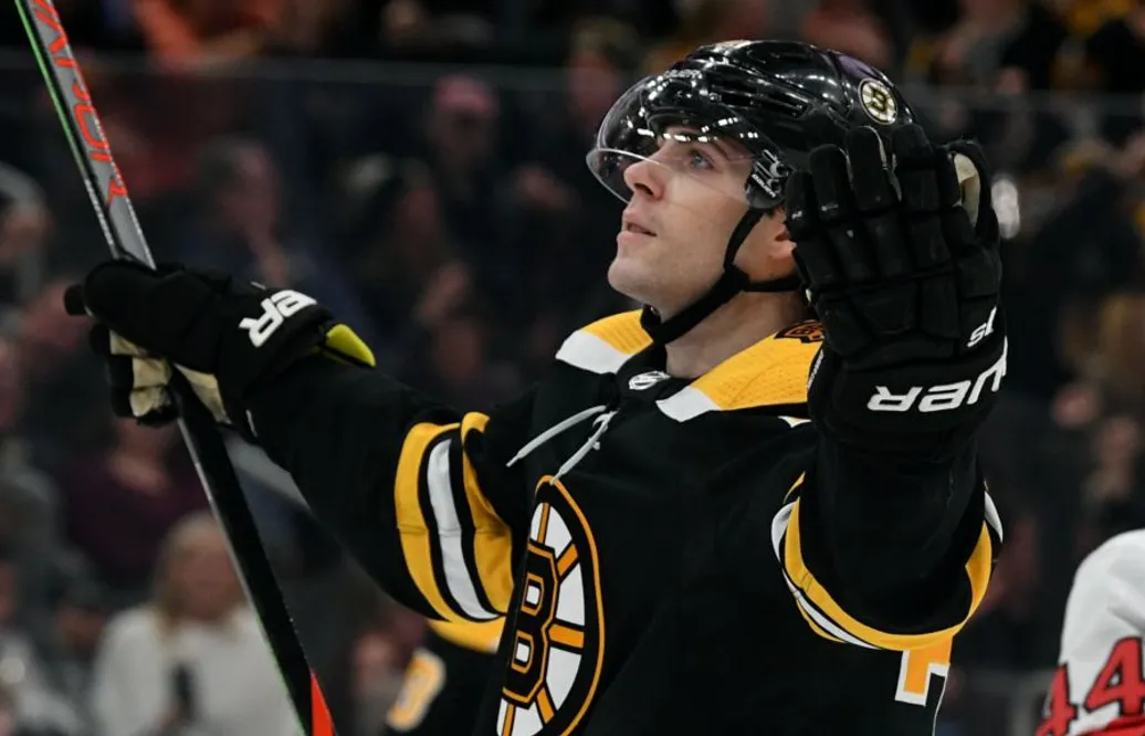 Förlänger med Bruins – fyrdubblar lönen