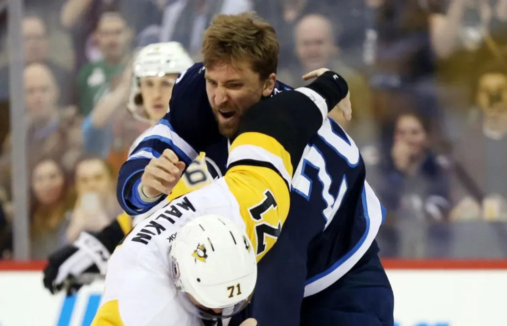 VIDEO: Alla Jevgenij Malkins sex NHL-fajter