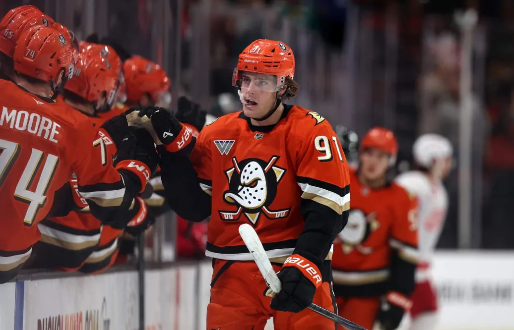 Svensken får utmärkelse för sin succéstart i NHL