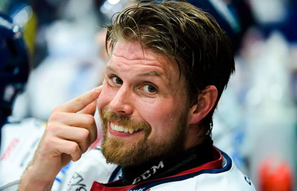 Alexander Johansson lägger skridskorna på hyllan