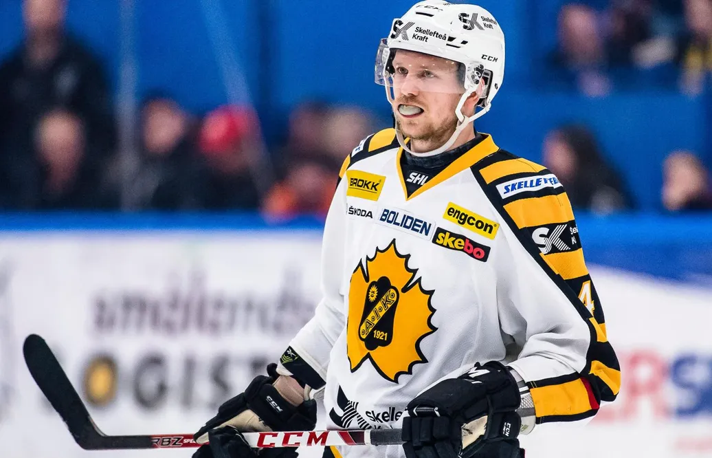 Tim Heed förhandlar med schweizisk klubb