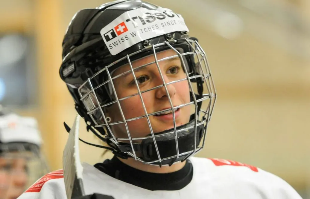 Schweiziska stjärnan först till tvåsiffrigt i SDHL