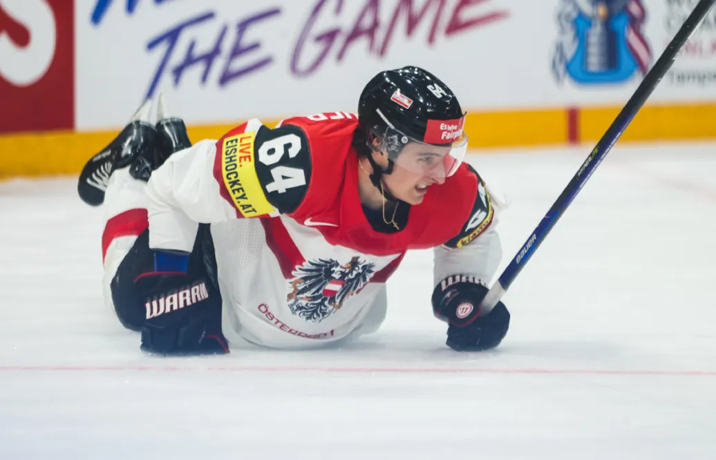 David Reinbacher skriver NHL-kontrakt med Montréal Canadiens
