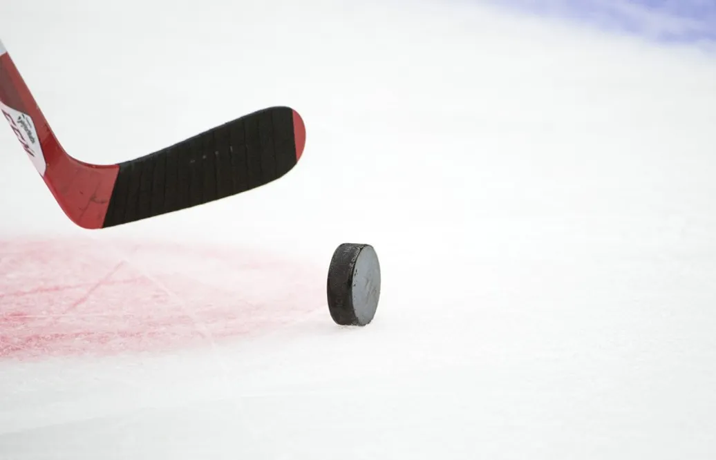 Svenskens lag tvingas flytta hemmamatcherna 260 mil
