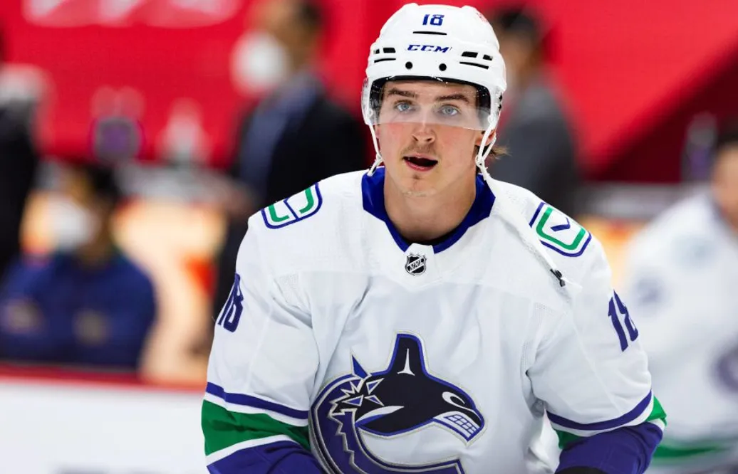 Anklagas för sexbrott – erbjuds KHL-kontrakt