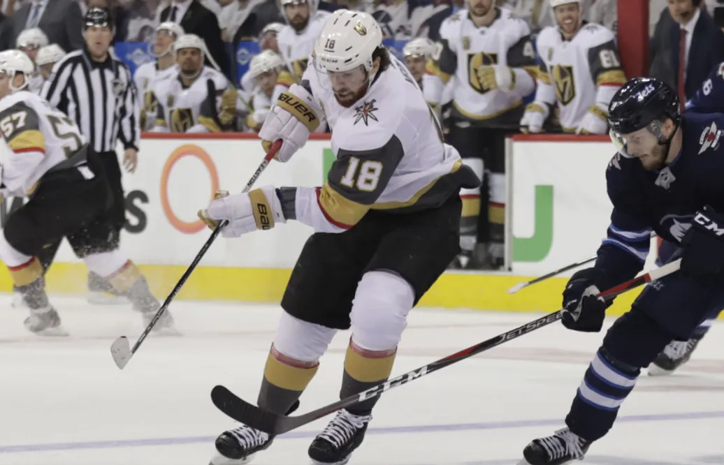 UPPGIFTER: James Neal flyttar till Kanada, skriver femårskontrakt