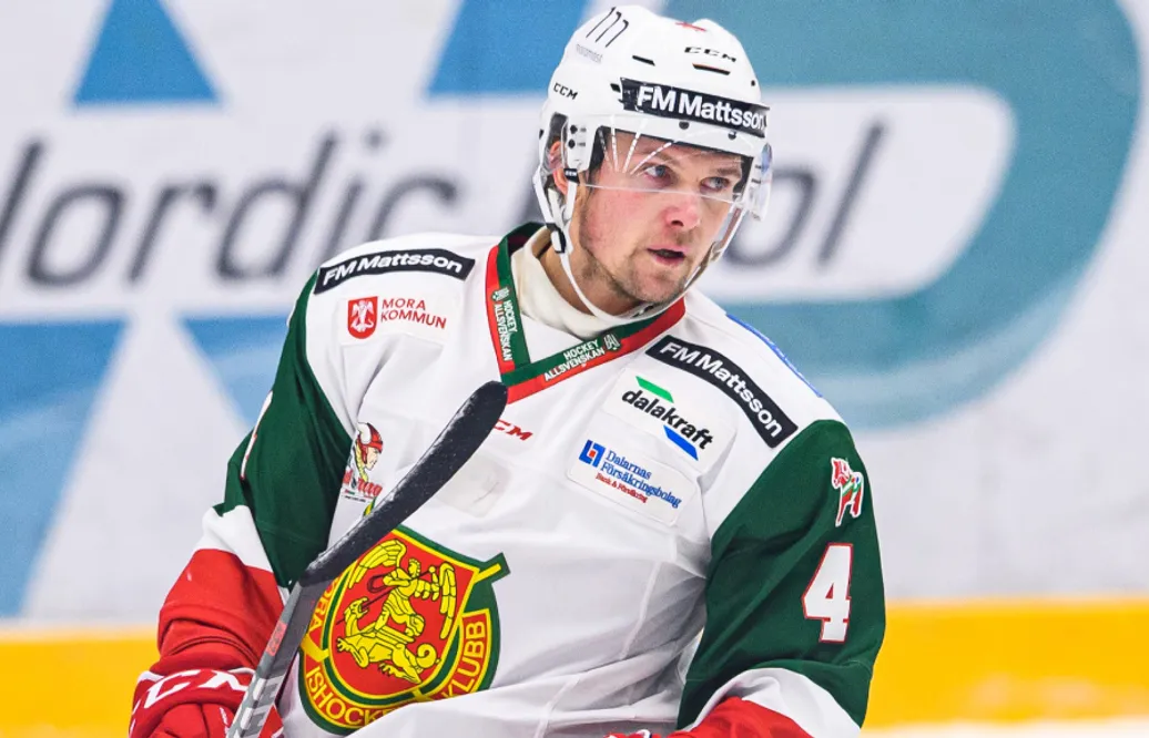 Viktor Amnér avslutar spelarkarriären – blir tränare för Moras damlag